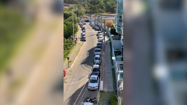 Praia em Guarapari registra aglomeração