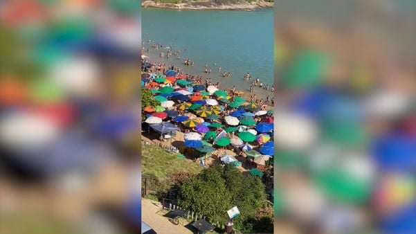 Praia em Guarapari registra aglomeração