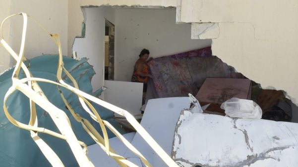 Queda de torres causa transtornos a moradores de condomínio em Cariacica por Carlos Alberto Silva