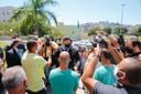 Juninho (Cidadania), ex-prefeito de Cariacica, recebe Euclério em frente Prefeitura de Cariacica(Bruno Fritz/Arnaldo Preuzo)