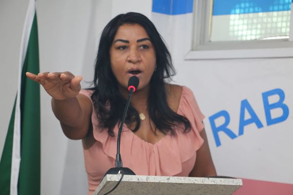 Vice-prefeita de Cariacica, Enfermeira Edna (Avante) faz juramento por Roger Nascimento