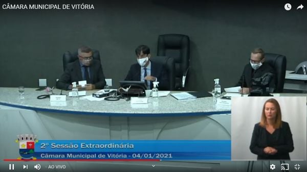 Vereador Davi Esmael (PSD) preside a primeira sessão de 2021 da Câmara de Vereadores de Vitória