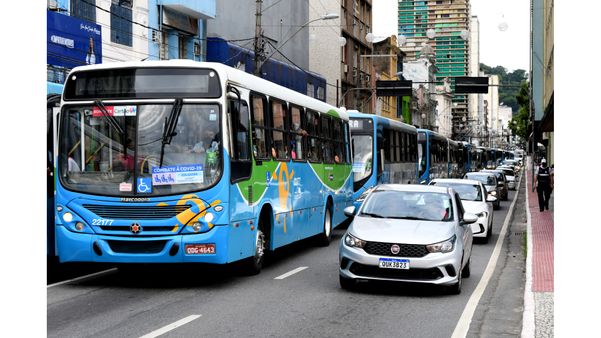 Protesto dos cobradores de ônibus do Sistema Transcol - Eles saíram da Praça de Jucutuquara e seguiram até o Palácio Anchieta, em Vitória 