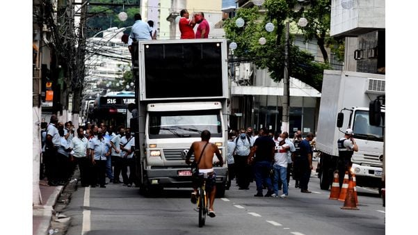 Protesto dos cobradores de ônibus do Sistema Transcol - Eles saíram da Praça de Jucutuquara e seguiram até o Palácio Anchieta, em Vitória  por Fernando Madeira