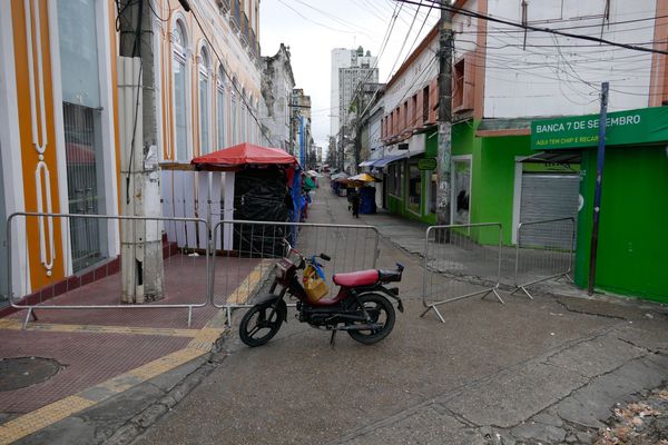 Comércio fechado no centro de Manaus (AM) devido o aumento de casos e mortes por Covid-19