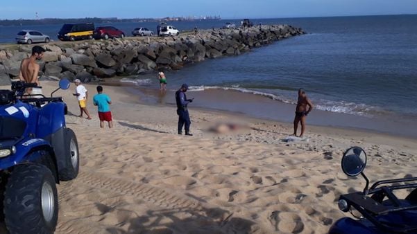 Corpo foi encontrado na praia de Camburi, em Vitória