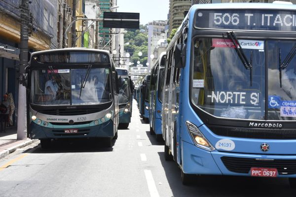 Protesto dos rodoviários segue pelo segundo dia consecutivo em Vitória por Carlos Alberto Silva