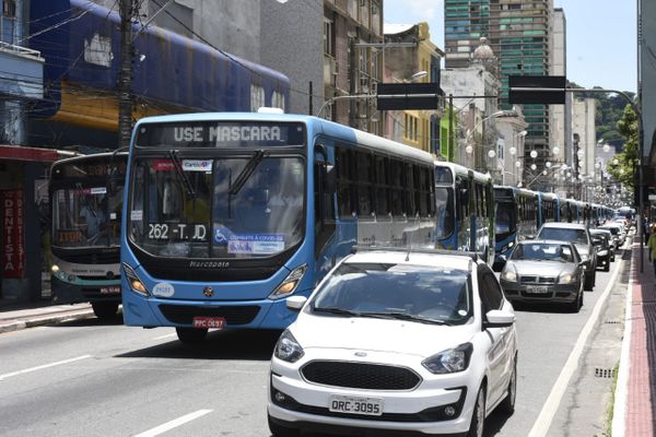 Protesto dos rodoviários segue pelo segundo dia consecutivo em Vitória por Carlos Alberto Silva