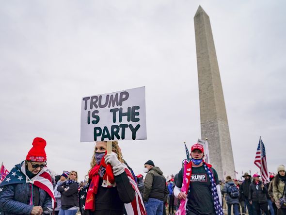 Apoiadores de Donald Trump se reúnem em Washington por JOHN MINCHILLO/ASSOCIATED PRESS/ESTADÃO CONTEÚDO