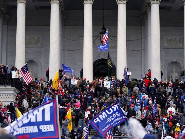 Apoiadores de Donald Trump se reúnem em Washington por JULIO CORTEZ/ASSOCIATED PRESS/ESTADÃO CONTEÚDO