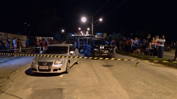 Testemunhas contaram que os acusados tentaram fugir no carro em que chegaram, mas o veículo não funcionou