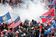 Gás lacrimogêneo é liberado em uma multidão de manifestantes durante confrontos com a polícia do Capitólio em um comício para contestar a certificação dos resultados das eleições presidenciais dos EUA de 2020 pelo Congresso dos EUA, no edifício do Capitólio dos EUA em Washington , EUA, 6 de janeiro de 2021(REUTERS/Jim Urquhart/AP)