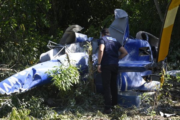 Técnicos do Cenipa iniciam análise em helicóptero que caiu em Vila Velha por Carlos Alberto Silva 