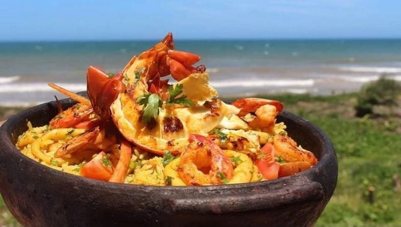 Paella de frutos do mar do Sargo Restaurante, em Jacaraípe, Serra