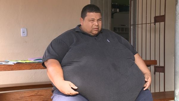 Aos 38 anos, Dione Ribeiro pesa 267 quilos, possui dificuldade para andar e executar grande parte das atividades rotineiras