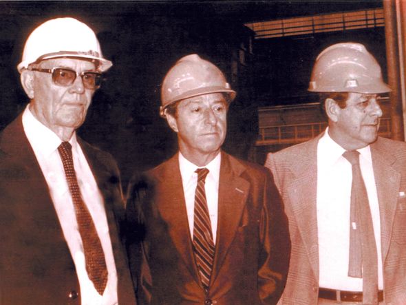 1977 - Jônice Tristão e Geraldo Siqueira com o Presidente Geisel em sua visita à Real Café em 1977
  por Arquivo A Gazeta