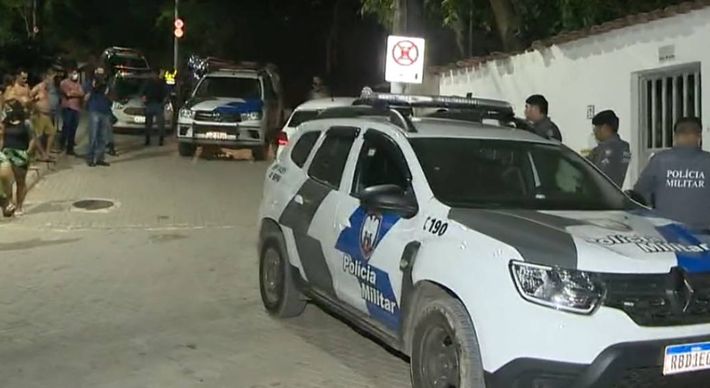 Após ser atingido pelos tiros, o inspetor ficou sem sentir as pernas, o que dificultou o resgate já que a vítima estava em uma área de difícil acesso