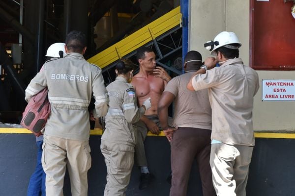 Incêndio é registrado em empresa de exportação de café em Vila Velha por Fernando Madeira