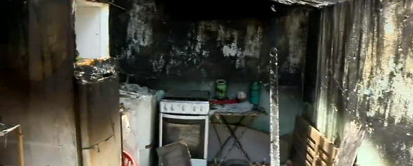 Eletrodomésticos ficaram destruídos após incêndio na tarde dessa terça-feira (11)