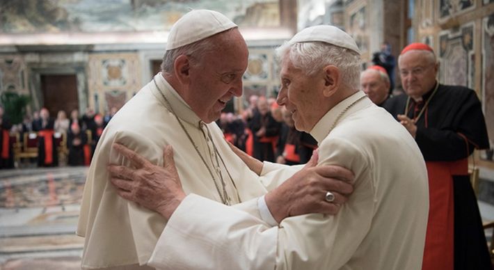 Os dois líderes católicos fazem parte do grupo de risco da doença devido à idade avançada