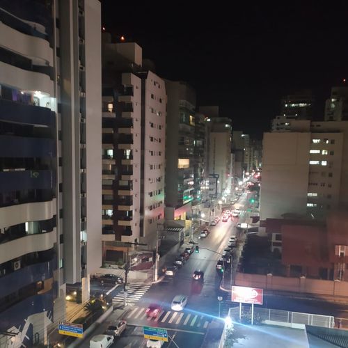 Presidente é alvo de protestos após falta de oxigênio em Manaus e alto número de mortes por Covid-19 no Brasil, doença que Bolsonaro e simpatizantes minimizam