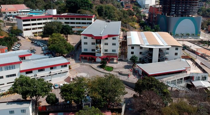 O Centro Universitário São Camilo-ES acredita que o meio escolar é o palco onde acontece a construção do conhecimento