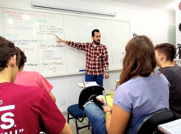 Professor promove aulão solidário para candidatos do Enem