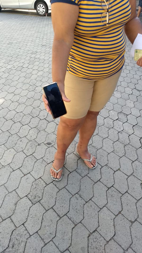 Na foto uma porteira, de 48 anos, que teve o celular recuperado após ter sido roubada, em Vila Velha.