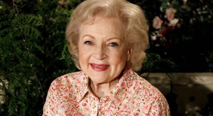 Ela foi a primeira mulher a ganhar um prêmio Emmy e ainda teve, em 1954, um programa com seu nome, The Betty White Show, além de se tornar estrela da TV e cinema