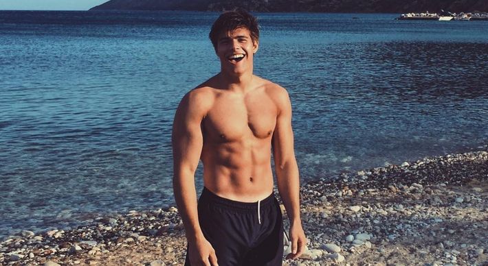 Arthur Chatto, de 21 anos, é personal trainer na Escócia, estuda Geografia na Universidade de Edimburgo e tem chamado a atenção de internautas pela boa forma no Instagram