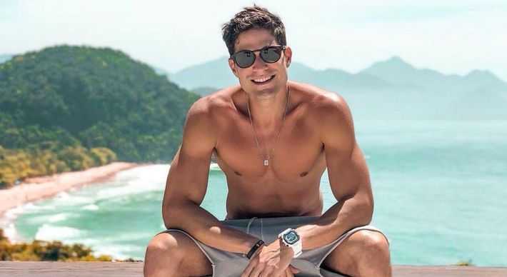 Modelo quer comprar apartamento em Vitória e lançar projeto turístico no Espírito Santo. Ex-brother do BBB 13 está no Estado desde dezembro do ano passado; veja vídeo