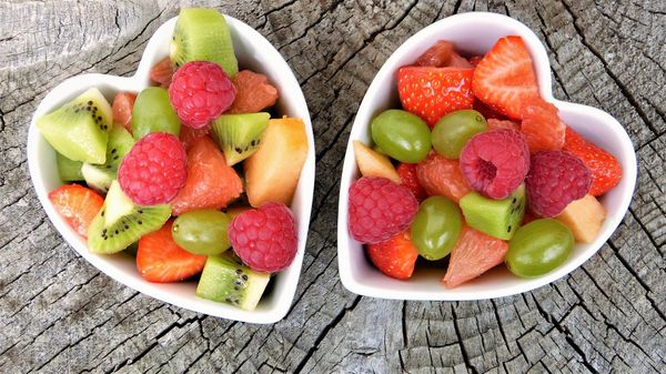 Atenção redobrada com alimentação e hidratação no verão