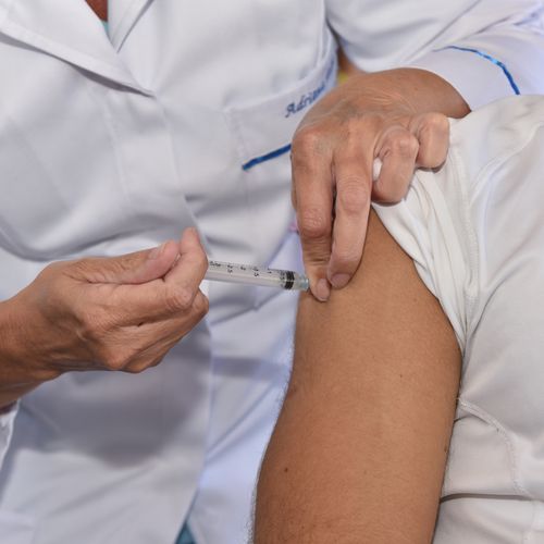 Vitória abre mais 5.600 vagas para vacinação de pessoas com comorbidades