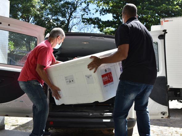 Data: 19/01/2021 - ES - Vitória - Na Rede de Frio da Sesa - Distribuição de vacina para os municípios da Grande Vitória - Editoria: Cidades - Foto: Fernando Madeira - GZ por Fernando Madeira