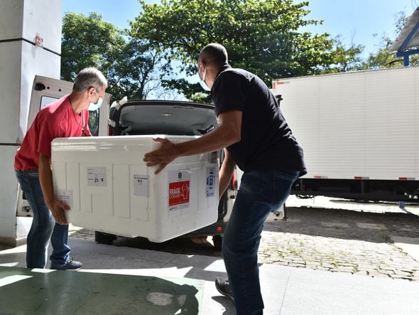 Data: 19/01/2021 - ES - Vitória - Na Rede de Frio da Sesa - Distribuição de vacina para os municípios da Grande Vitória - Editoria: Cidades - Foto: Fernando Madeira - GZ por Fernando Madeira