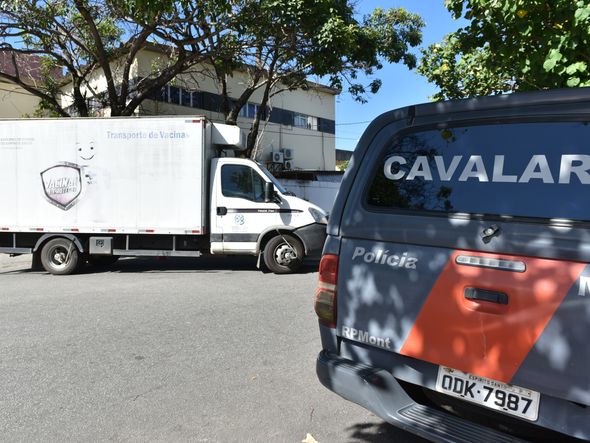Data: 19/01/2021 - ES - Vitória - Na Rede de Frio da Sesa - Distribuição de vacina para os municípios da Grande Vitória - Editoria: Cidades - Foto: Fernando Madeira - GZ por Fernando Madeira