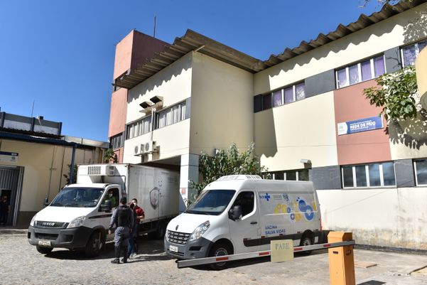 Data: 19/01/2021 - ES - Vitória - Na Rede de Frio da Sesa - Distribuição de vacina para os municípios da Grande Vitória - Editoria: Cidades - Foto: Fernando Madeira - GZ por Fernando Madeira