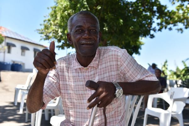 Data: 19/01/2021 - ES - Vitória - Seu Firmino, 93, primeiro idoso a ser vacinado em Vitória - Idosos e cuidadores do Asilo de Vitória recebem vacina contra Covid-19 - Editoria: Cidades - Foto: Fernando Madeira - GZ por Fernando Madeira