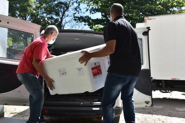 Data: 19/01/2021 - ES - Vitória - Na Rede de Frio da Sesa - Distribuição de vacina para os municípios da Grande Vitória - Editoria: Cidades - Foto: Fernando Madeira - GZ por Fernando Madeira
