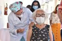 Dona Maria dos Anjos, 96, costureira aposentada da Piedade, segunda idosa a ser vacinada em Vitória(Fernando Madeira)