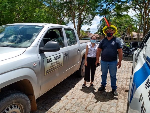 Representante indígena de Aracruz indo buscar vacinas em Vitória