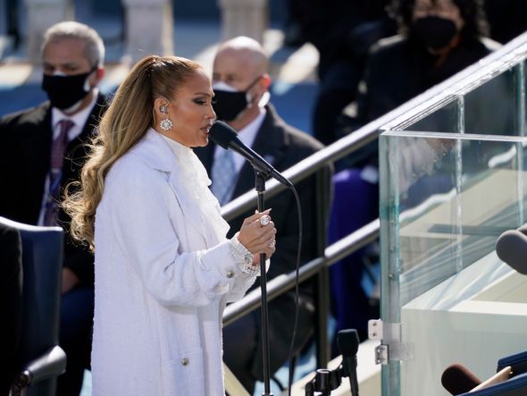 A cantora Jennifer Lopez durante a cerimônia de posse do presidente eleito Joe Biden realizada no Capitólio, em Washington (DC), nesta quarta-feira, 20 de janeiro de 2021. Biden se torna o 46º presidente a assumir o comando do país por CAROLYN KASTER/ESTADÃO CONTEÚDO