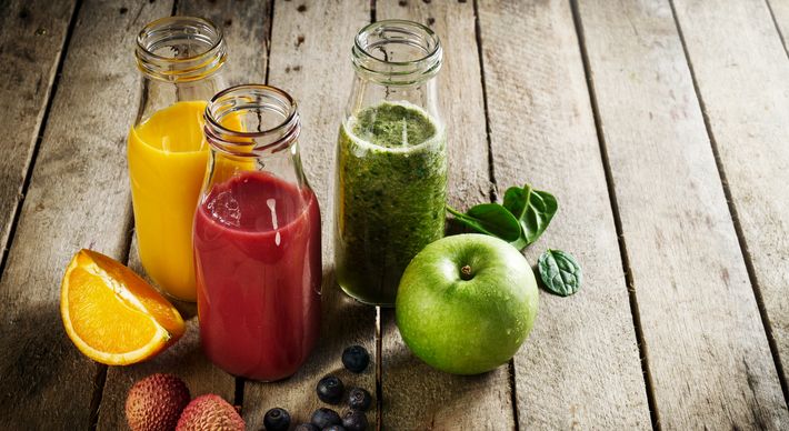 Eles são preparados à base de frutas, verduras e vegetais com propriedades antioxidantes e diuréticas que ajudam a melhorar o funcionamento do intestino e favorecem a perda de peso quando incluídos em uma alimentação saudável e equilibrada