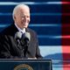 O presidente eleito dos Estados Unidos, Joe Biden, discursa durante a cerimônia   de sua posse realizada no Capitólio, em  Washington (DC), nesta quarta-feira (20). Biden se tornou o   46º presidente a assumir o comando do país