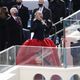 Imagem - Lady Gaga pede paz, J-Lo fala espanhol e jovem poeta negra marca posse de Biden
