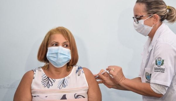 Talita Candido da Silva, de 60 anos, trabalha na sala de vacina da Policlínica Municipal Bolívar de Abreu e atuará na campanha de imunização contra Covid-19 em Cachoeiro