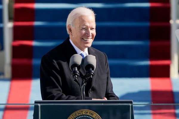O presidente eleito dos Estados Unidos, Joe Biden, discursa durante a cerimônia   de sua posse realizada no Capitólio, em  Washington (DC), nesta quarta-feira (20). Biden se tornou o   46º presidente a assumir o comando do país