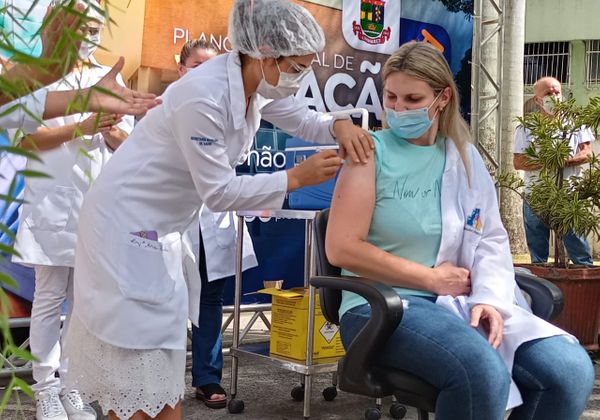 Vacinação contra a Covid-19 começa em Linhares, Norte do ES