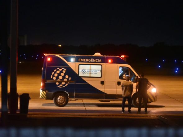 Ambulâncias aguardam a chegada dos pacientes de Manaus por Fernando Madeira