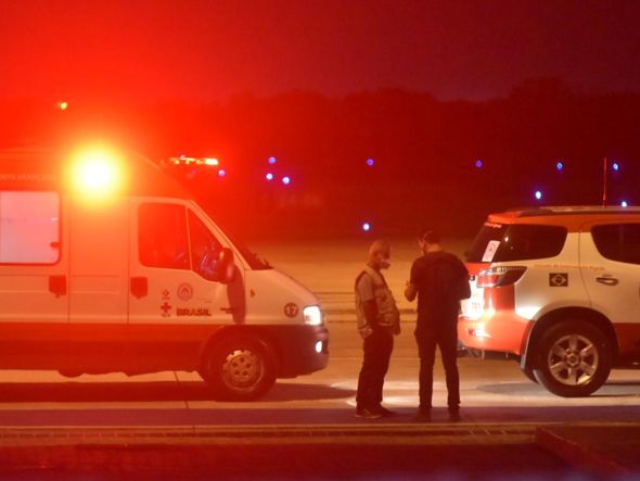 Ambulâncias aguardam a chegada dos pacientes de Manaus por Fernando Madeira